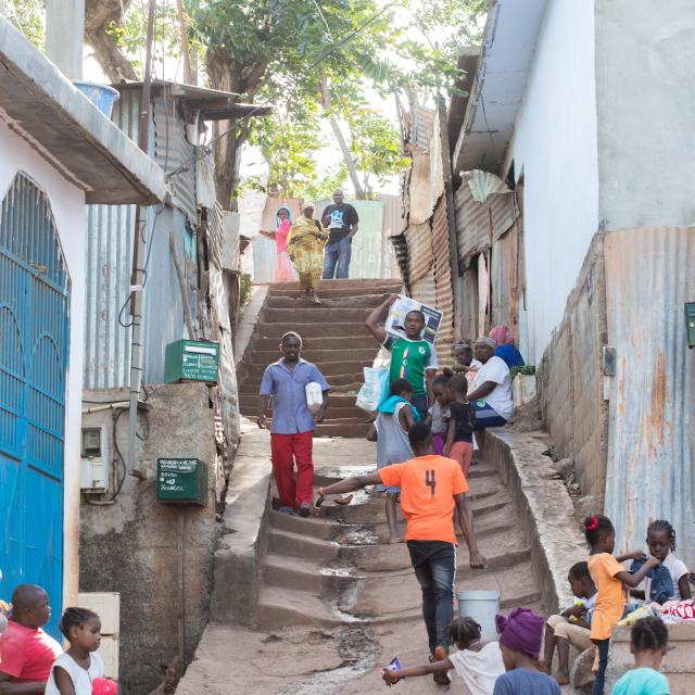 Koungou Mayotte Ruelles Escalier Population Gens Juin 2020 1785 Original (1)